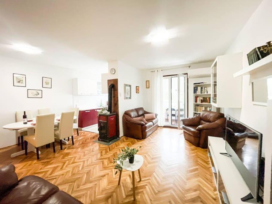 Apartment Dorja *